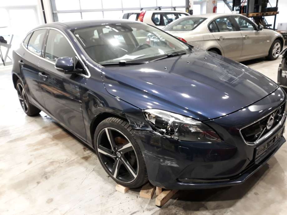 Volvo V40 2012-2019 , Motorkode: D4162T, Girkassekode: