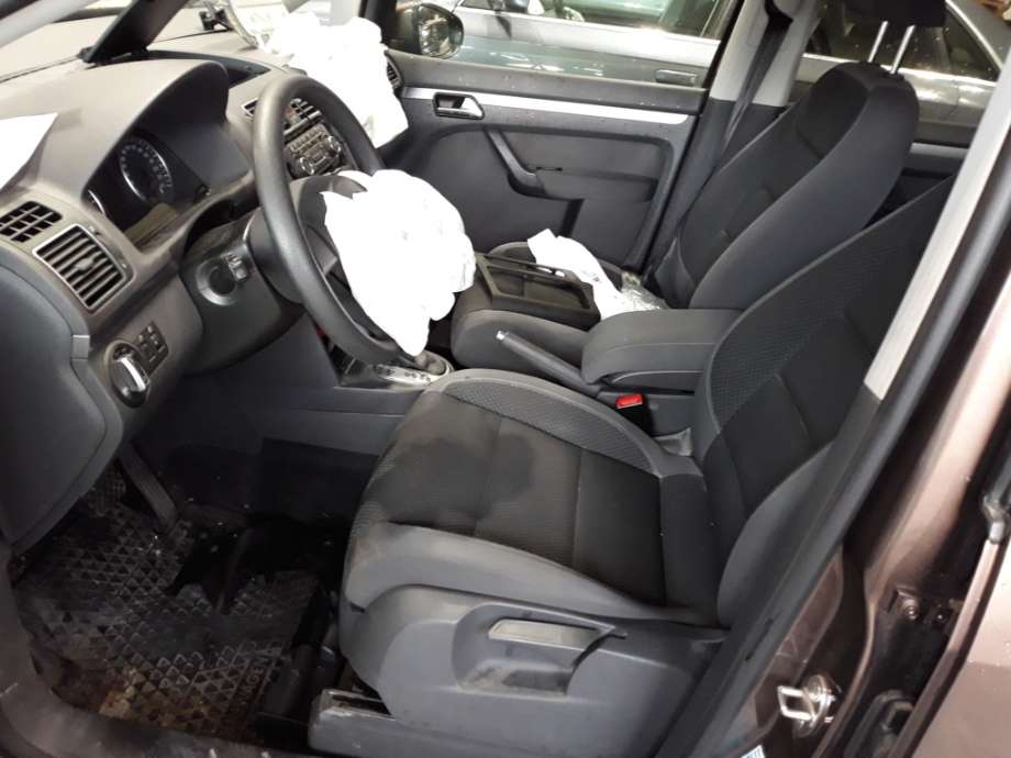 VW Touran 2010-2015 (Type I, Fase 3) , Motorkode: CAYC, Girkassekode: MLE