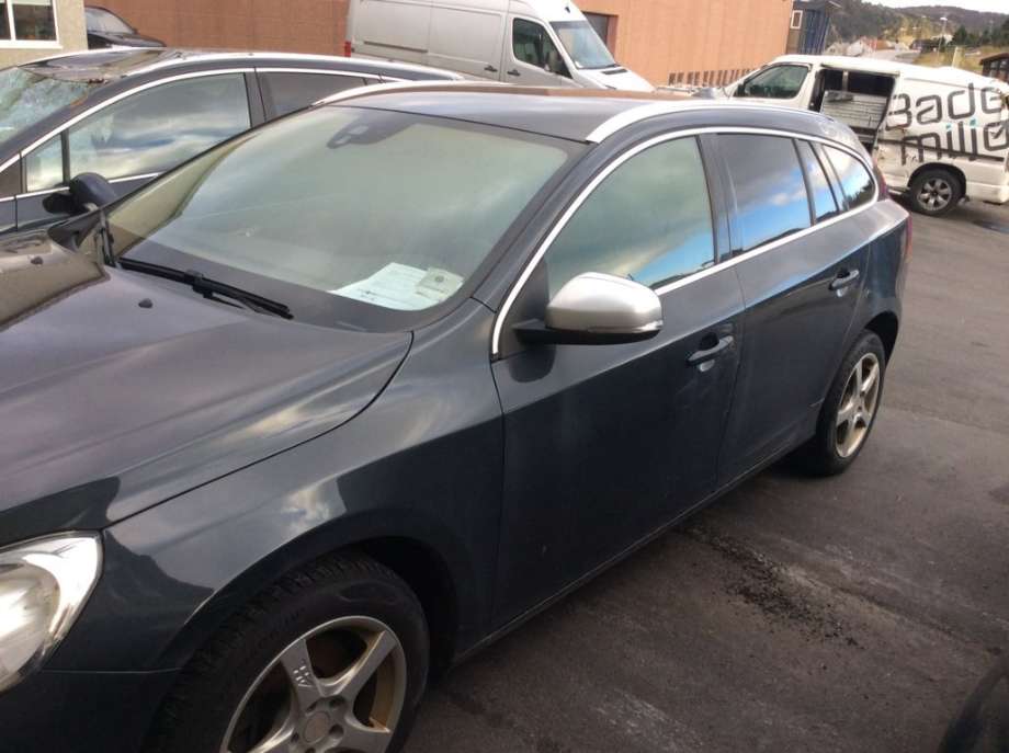 Volvo V60 2010-2013 (Type I, Fase 1) , Motorkode: D5204T3, Girkassekode: 