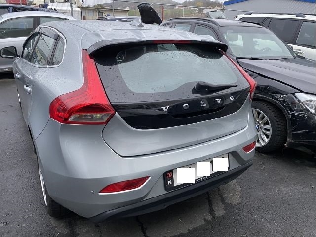 Volvo V40 2012-2019 , Motorkode: D4162T, Girkassekode: