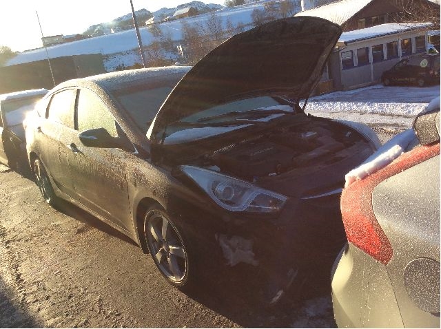 Hyundai i40 2012-2017 , Motorkode: D4FD, Girkassekode: 