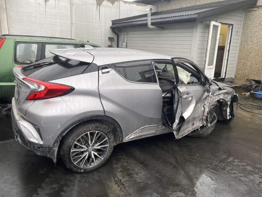 Toyota C-HR 2016-->> , Motorkode: 2ZR-FXE, Girkassekode: 