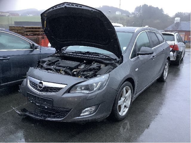Opel Astra J 2010-2015 , Motorkode: A17DTJ, Girkassekode: 