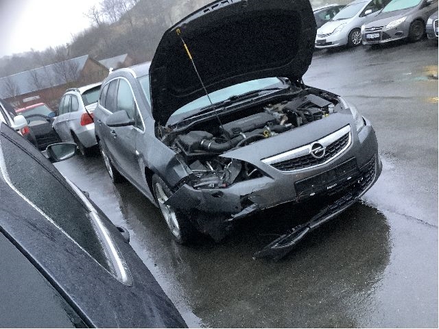 Opel Astra J 2010-2015 , Motorkode: A17DTJ, Girkassekode: 