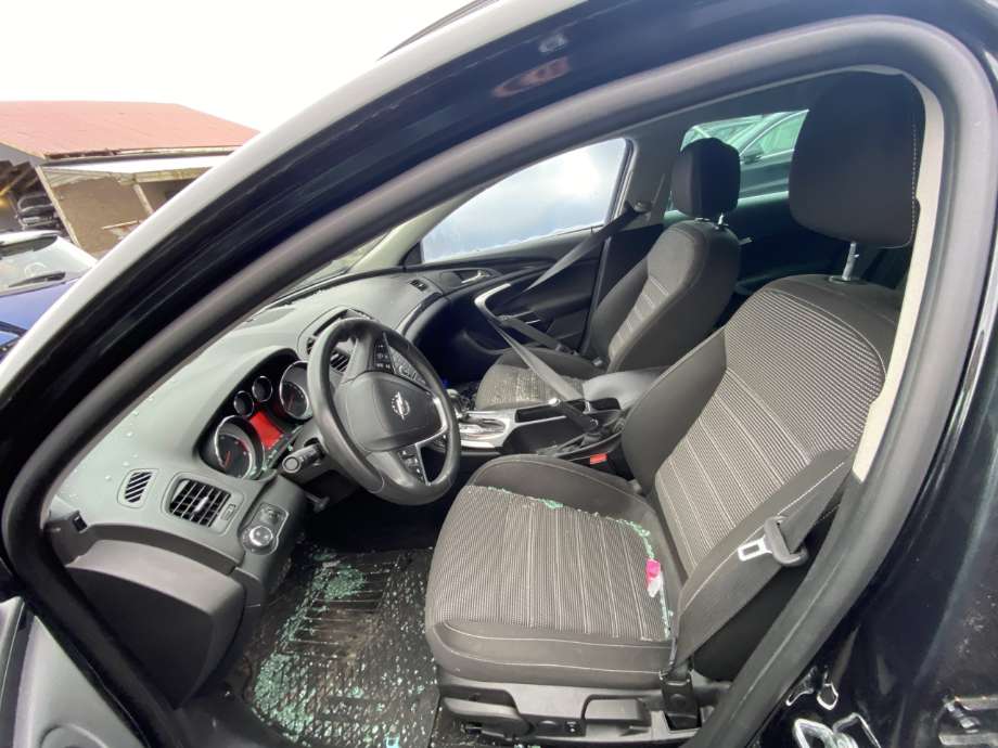 Opel Insignia A 2009-2014 , Motorkode: A20DT, Girkassekode: 