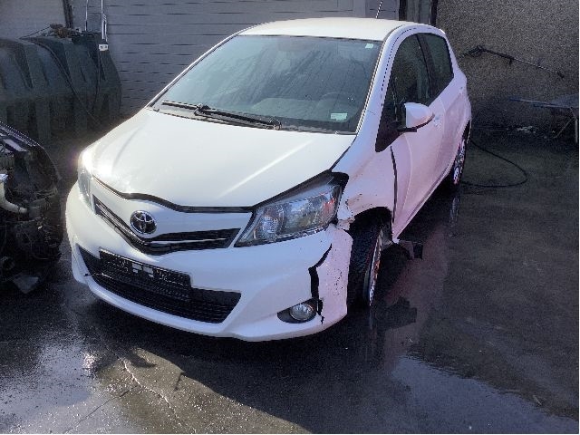 Toyota Yaris 2012-2014 (Type III, Fase 1) , Motorkode: 1NR-FE, Girkassekode: 