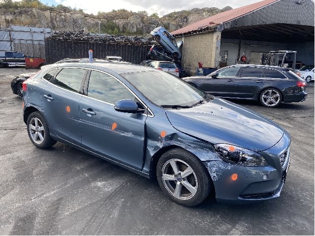 Volvo V40 2012-2019 , Motorkode: D4162T, Girkassekode: 