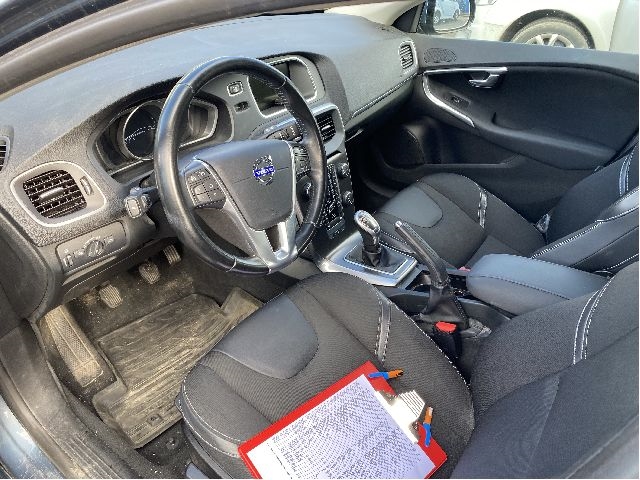Volvo V40 2012-2019 , Motorkode: D4162T, Girkassekode: 