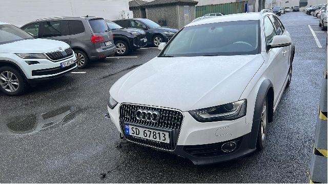 Audi A4, Allroad 2009-2016 (Type I) (B8) (B8), Motorkode: CGLC, Girkassekode: NSB