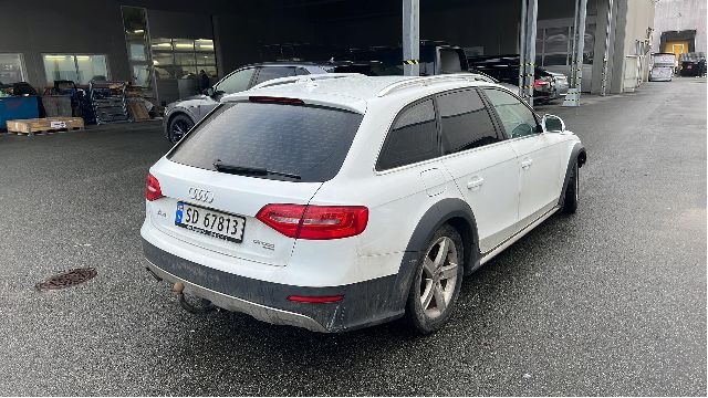Audi A4, Allroad 2009-2016 (Type I) (B8) (B8), Motorkode: CGLC, Girkassekode: NSB