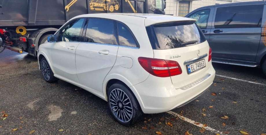 Mercedes B-Klasse 2011-2018 (W246) (W246), Motorkode: EM0004, Girkassekode: 