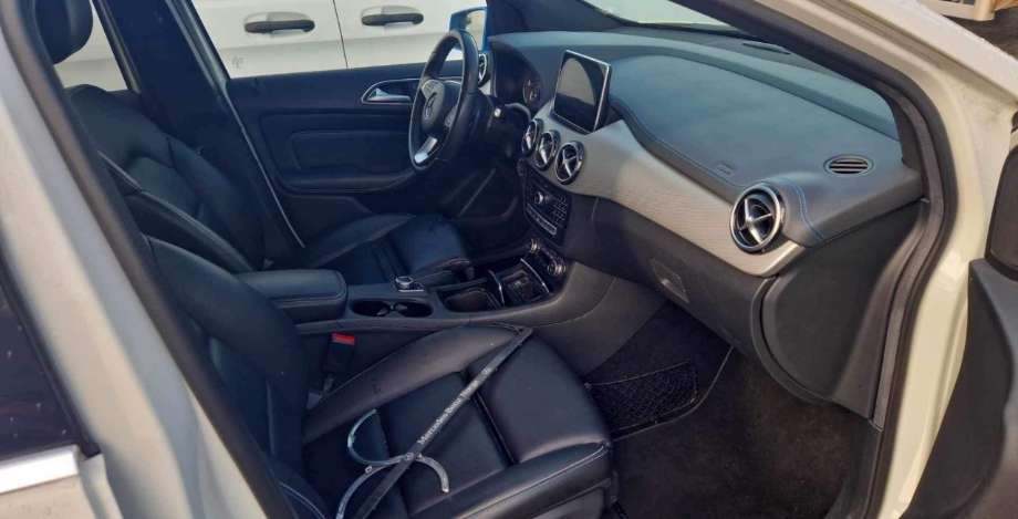Mercedes B-Klasse 2011-2018 (W246) (W246), Motorkode: EM0004, Girkassekode: 