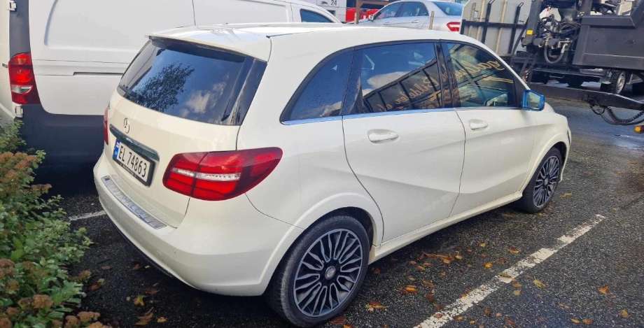 Mercedes B-Klasse 2011-2018 (W246) (W246), Motorkode: EM0004, Girkassekode: 