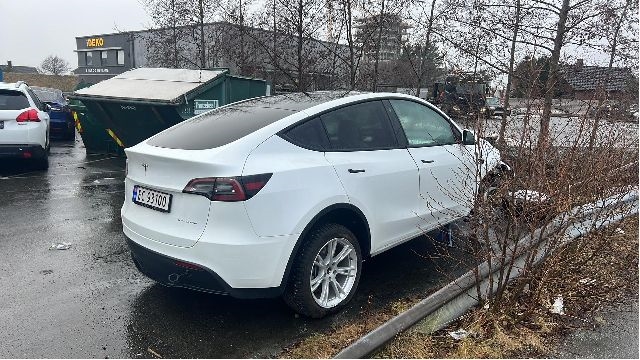 Tesla Model Y 2021-2024 (Type I) , Motorkode: , Girkassekode: 