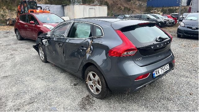 Volvo V40 2012-2019 , Motorkode: D4162T, Girkassekode: 