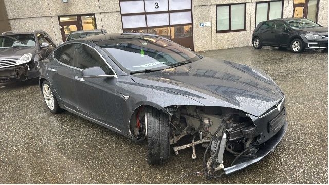 Tesla Model S 2016-2021 (Fase 2) delebil , Motorkode: L2S, Girkassekode: 