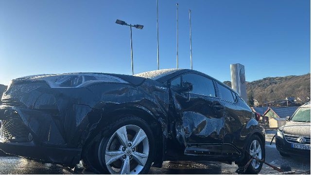 Toyota C-HR 2016-->> , Motorkode: 2ZR-FXE, Girkassekode: