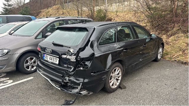 Audi A4 2020-->> (Type V, Fase 2) (B9) (B9), Motorkode: DLVB, Girkassekode: TFE