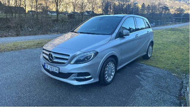 Mercedes B-Klasse 2011-2018 (W246) (W246), Motorkode: EM780.990, Girkassekode: 