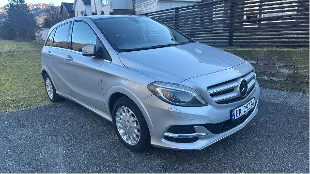 Mercedes B-Klasse 2011-2018 (W246) (W246), Motorkode: EM780.990, Girkassekode: 