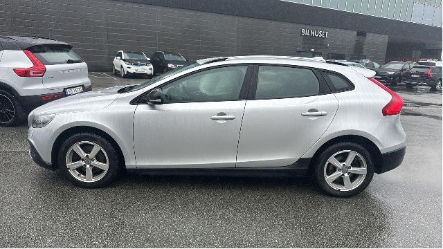Volvo V40 2012-2019 , Motorkode: D4162T, Girkassekode: 