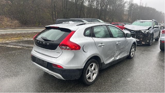 Volvo V40 2012-2019 , Motorkode: D4162T, Girkassekode: 