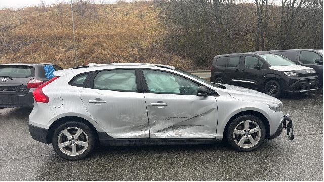 Volvo V40 2012-2019 , Motorkode: D4162T, Girkassekode: 