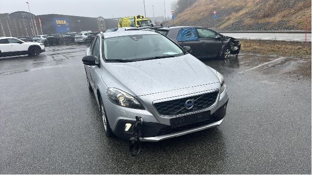Volvo V40 2012-2019 , Motorkode: D4162T, Girkassekode: 