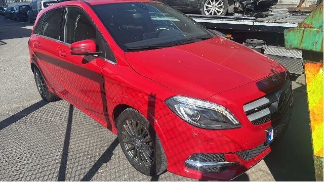 Mercedes B-Klasse 2011-2018 (W246) (W246), Motorkode: EM780.990, Girkassekode: 
