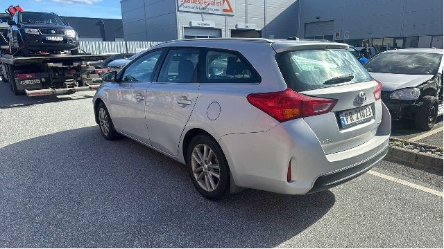 Toyota Auris 2013-2015 (Type II, Fase 1) , Motorkode: 1ZR-FAE, Girkassekode: 