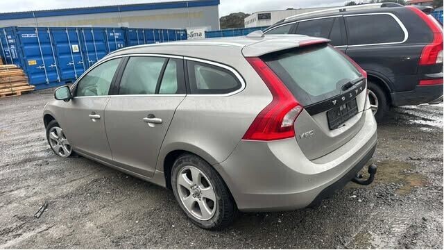 Volvo V60 2010-2013 (Type I, Fase 1) , Motorkode: D5204T2, Girkassekode: 