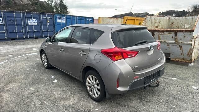 Toyota Auris 2013-2015 (Type II, Fase 1) , Motorkode: 2ZR-FXE, Girkassekode: 
