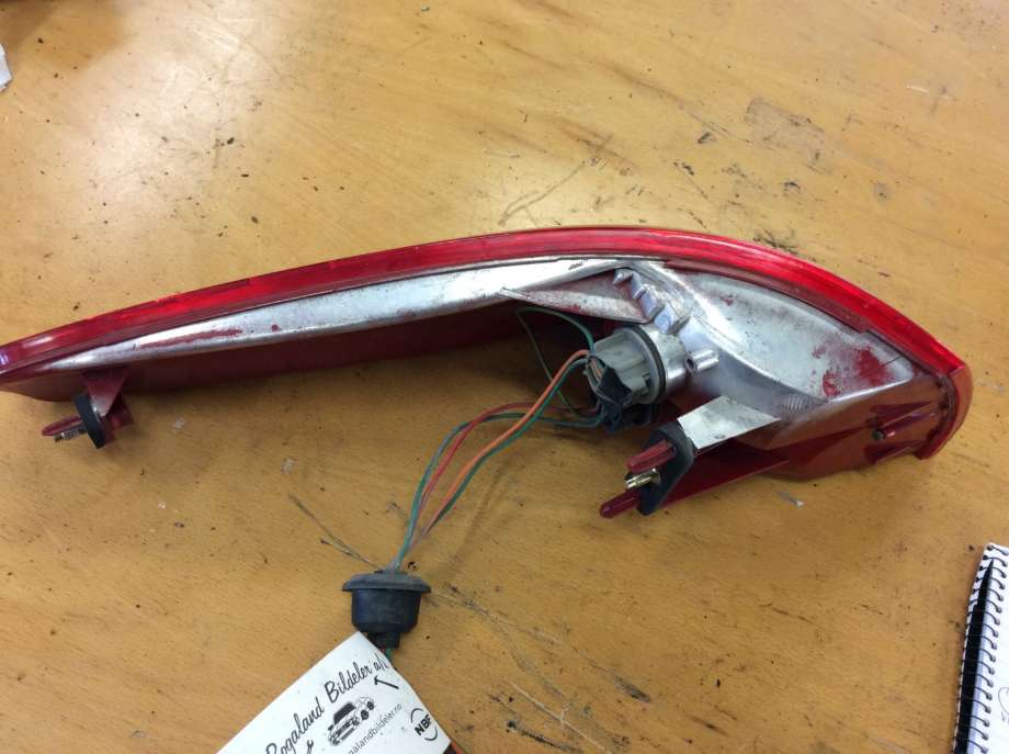 Baklykt høyre til Peugeot 607 2000-2004 (Fase 1)  (PEUGEOT|6351 N1|)