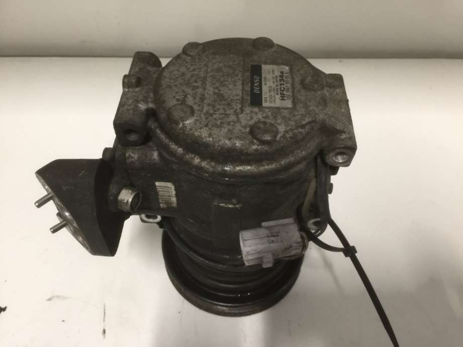 Aircondition kompressor til Toyota Avensis 1997-2000 (Type I, Fase 1)  (TOYOTA|883202B360|)
