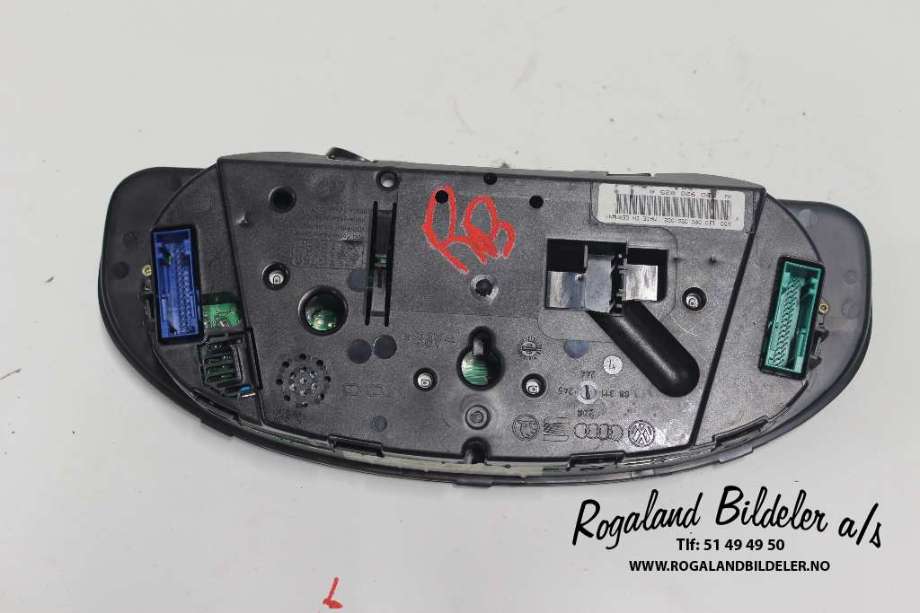 Instrumentpanel til VW Passat 2001-2005 (B5,3BG) (B5,3BG) (VOLKSWAGEN|3B0 920 825 AX|)