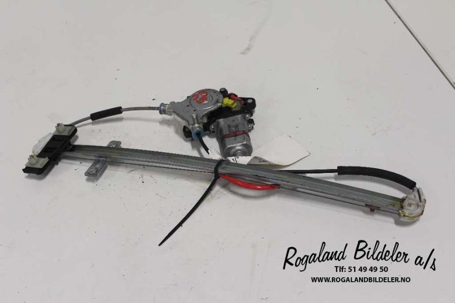 Ruteheis høyre til Suzuki Grand Vitara 1998-2005 (Type II) (SUZUKI|83501-65D10|)