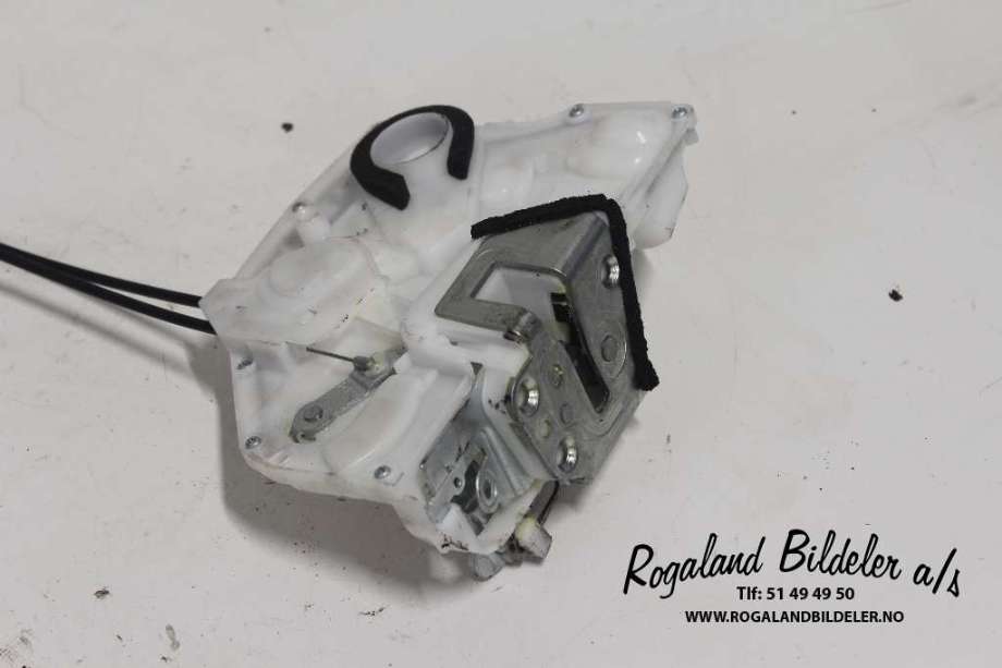 Låsekasse høyre til Suzuki SX4 2009-2013 (Type I, Fase 2)  (SUZUKI|82201-79J42|)