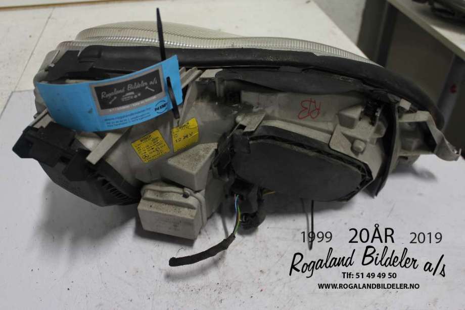 Frontlykt venstre halogen til Mercedes S-Klasse 1999-2005 (W220) (W220) (MERCEDES|A 220 826 15 90|)