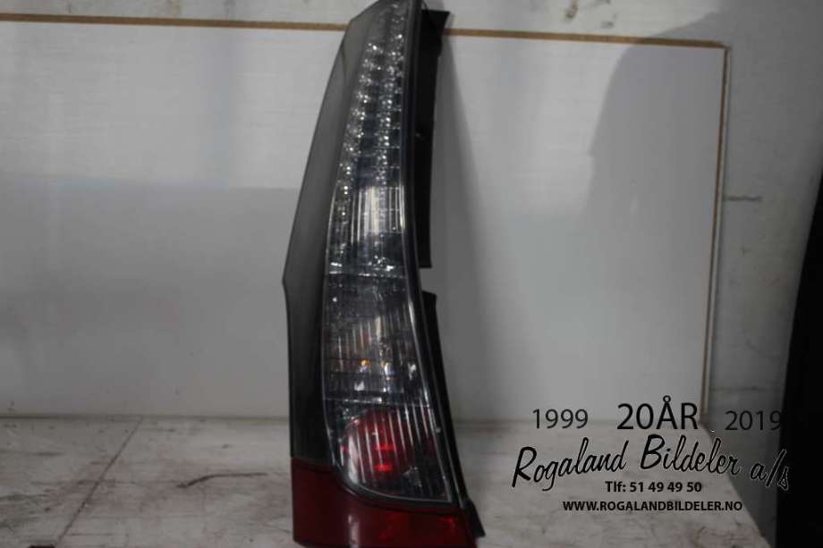 Baklykt venstre til Mitsubishi Grandis, 2004-2009  (MITSUBISHI|8330A015)