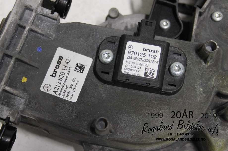 Baklukeåpner motor til Mercedes E-Klasse 2009-2013 (Fase 1) (W212) (W212) (MERCEDES|A 204 820 13 42|)