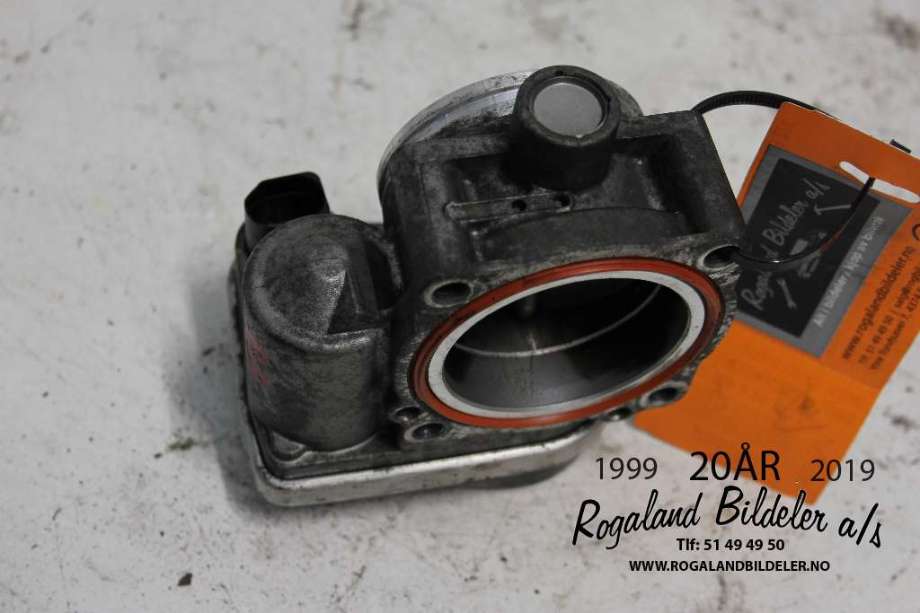 Spjeldhus til BMW 3-Serie 2005-2011 (E90/E91/E92/E93) (E90/E91/E92/E93) (BMW|13 54 1 439 224|)