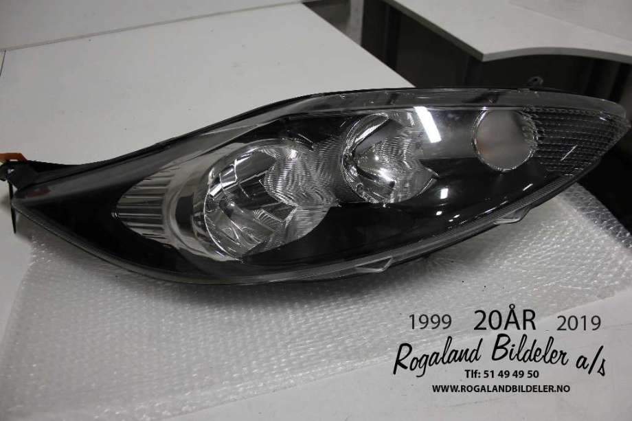 Frontlykt høyre halogen til Ford Fiesta, 2008-2012 (Type VI, Fase 1) (FORD|8A61-13W029-AJ)