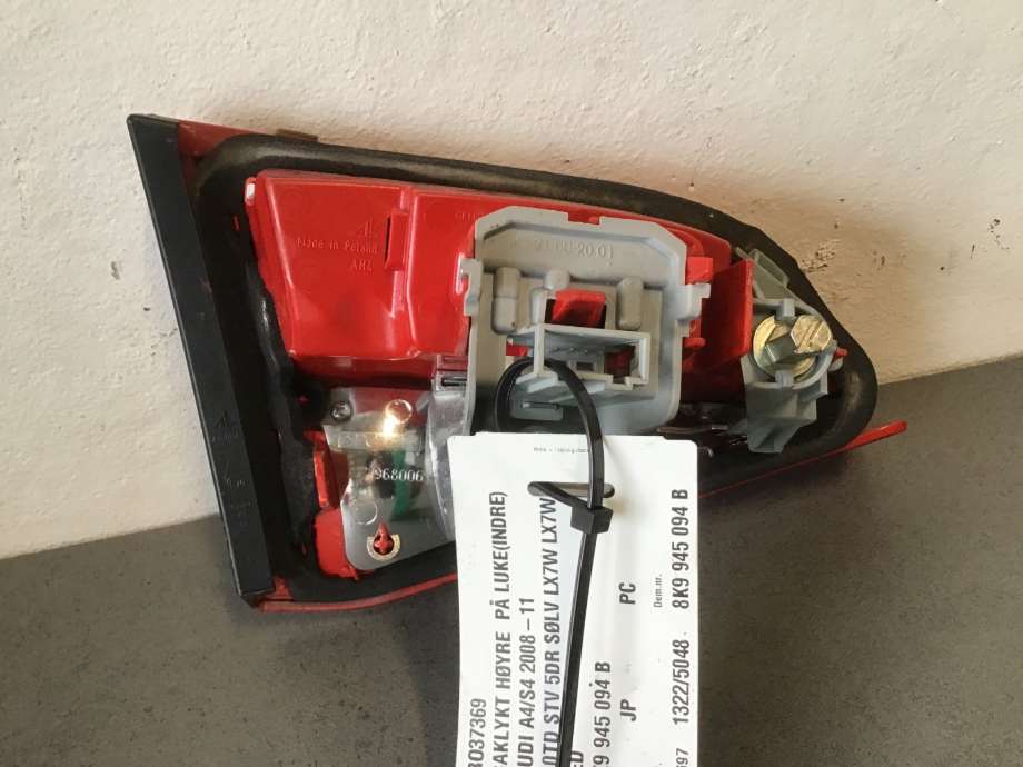 Baklykt høyre indre til Audi A4 2007-2014 (Type IV) (B8) (B8) (AUDI|8K9 945 094 B|)