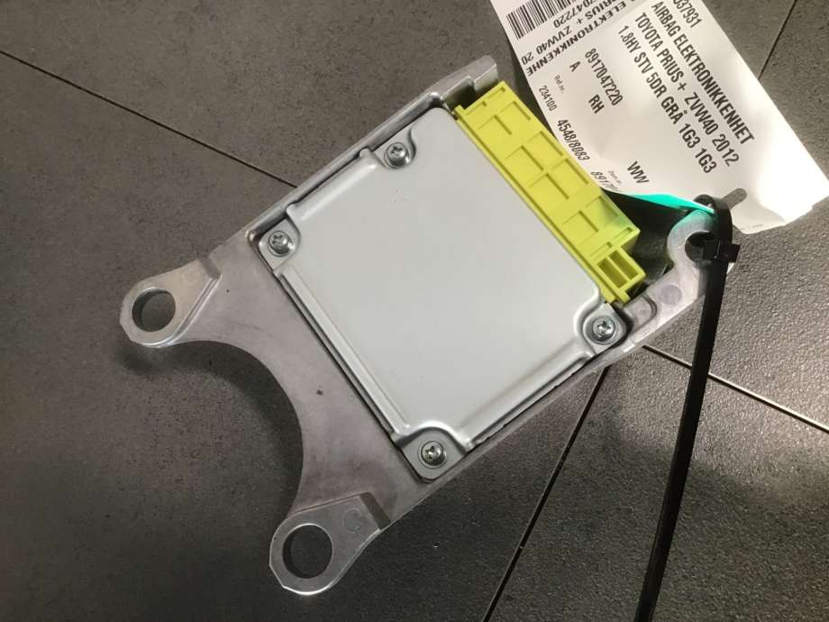 Airbag elektronikk til Toyota Prius +7 2012-2020 (Type III) (stasjonsvogn) (stasjonsvogn) (TOYOTA|8917047220|)