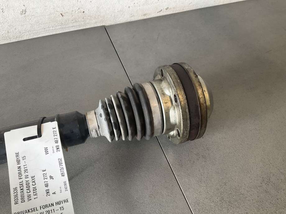 Drivaksel høyre foran til VW Caddy, 2010-2015 (Type III, Fase 2) (VOLKSWAGEN|2K0 407 272 E)