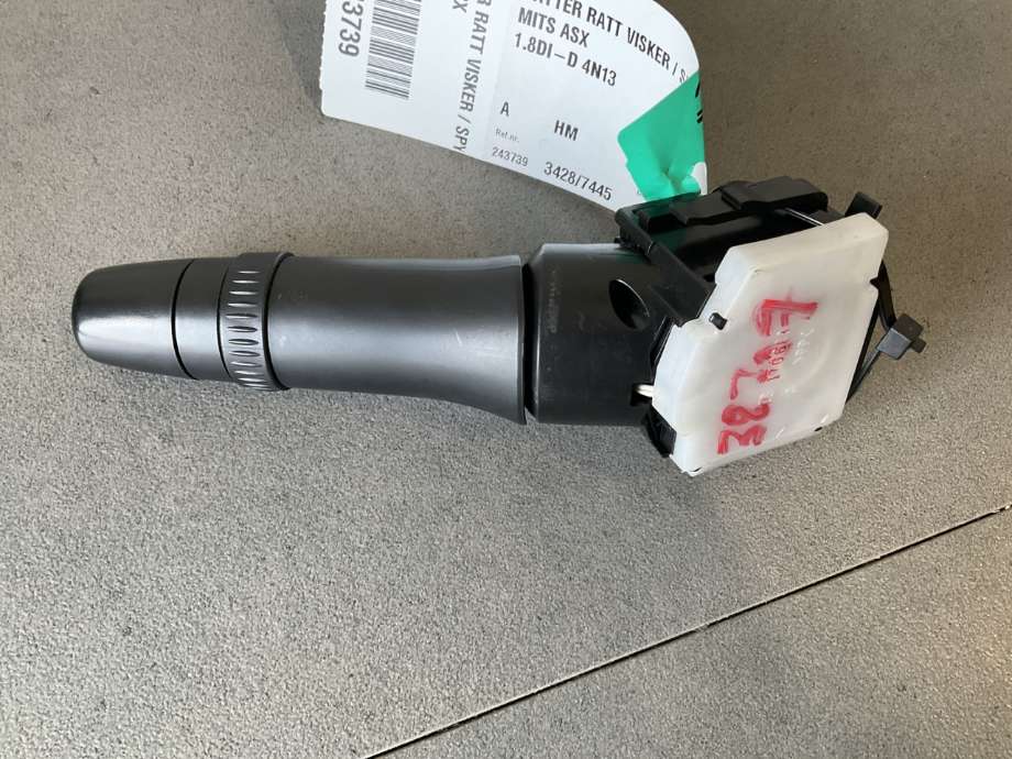 Bryter visker til Mitsubishi ASX 2010-2019  (MITSUBISHI|8612A031|)
