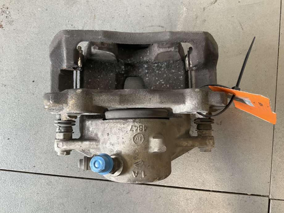 Bremsecaliper høyre foran til Mercedes C-Klasse 2011-2014 (Fase 2) (W204) (W204) (MERCEDES|A 204 421 26 81|)