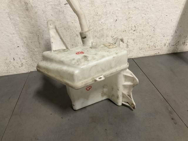 Spylertank foran til Toyota Avensis 2009-2015 (Type III, Fase 1) (TOYOTA|8531505140|)