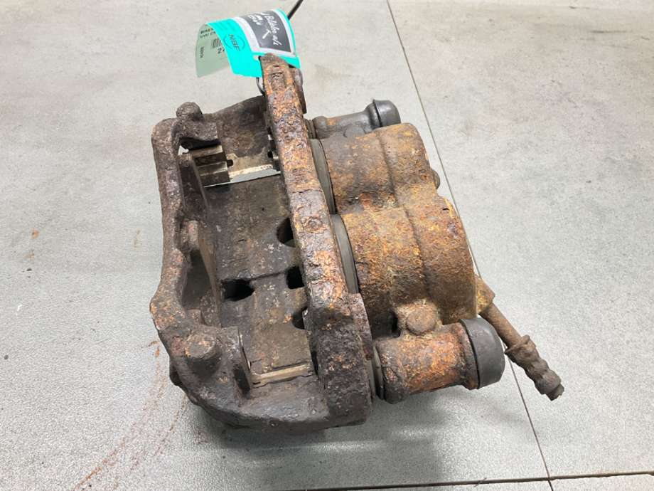 Bremsecaliper venstre foran til VW Crafter 2011-2016 (Type I, Fase 2) (VOLKSWAGEN|2E0 615 105 C)