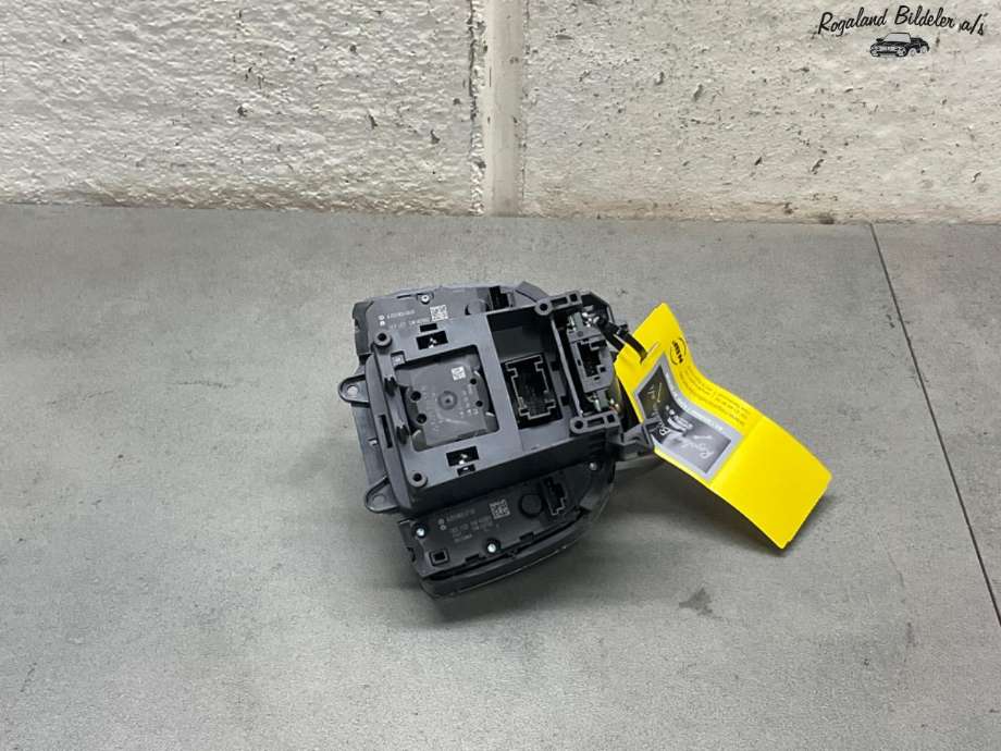 Diverse deler til Mercedes GLC 2015-2022 (X253) (X253) (MERCEDES|A 205 900 59 15)